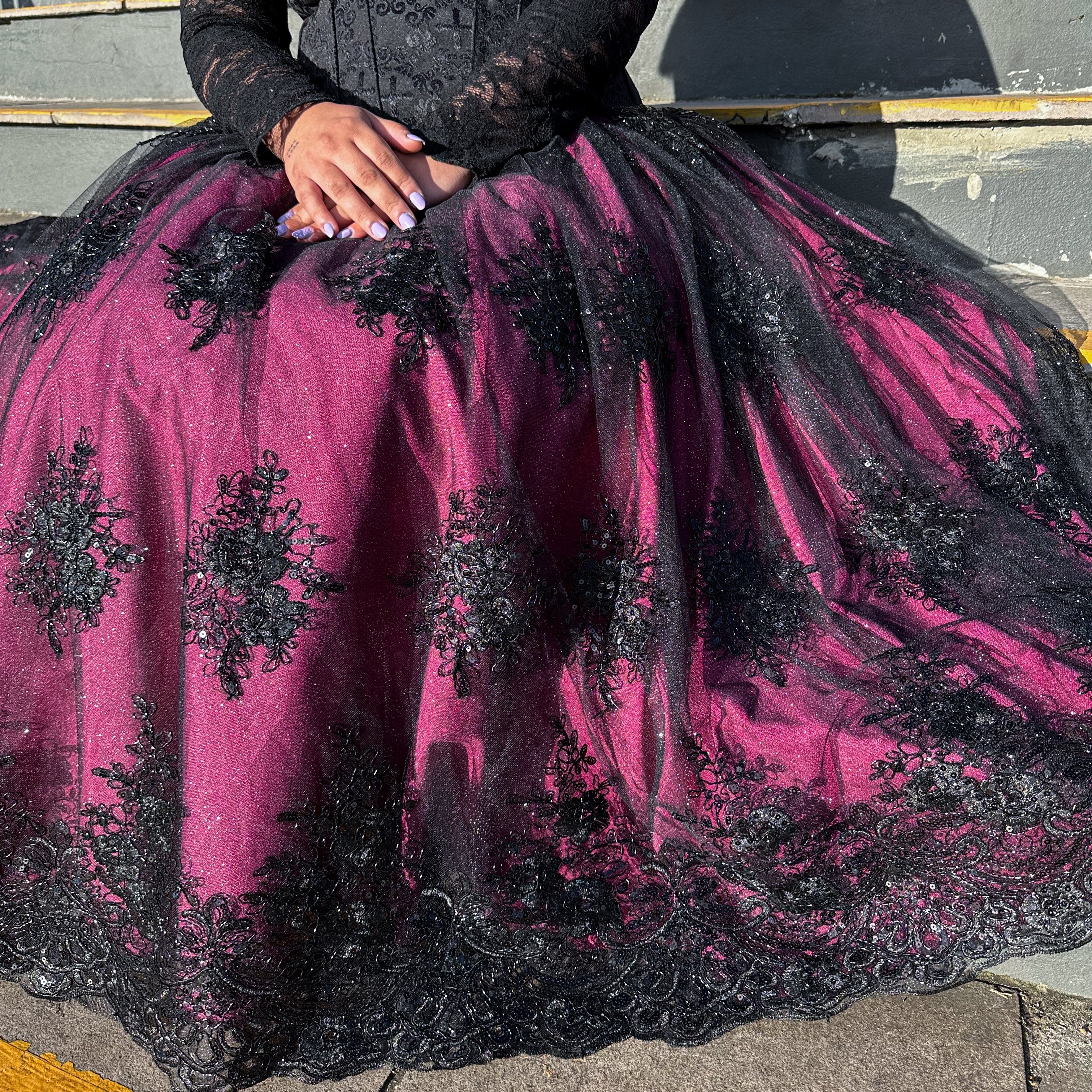 Saia de Renda com Brilho - Rosa e Preta