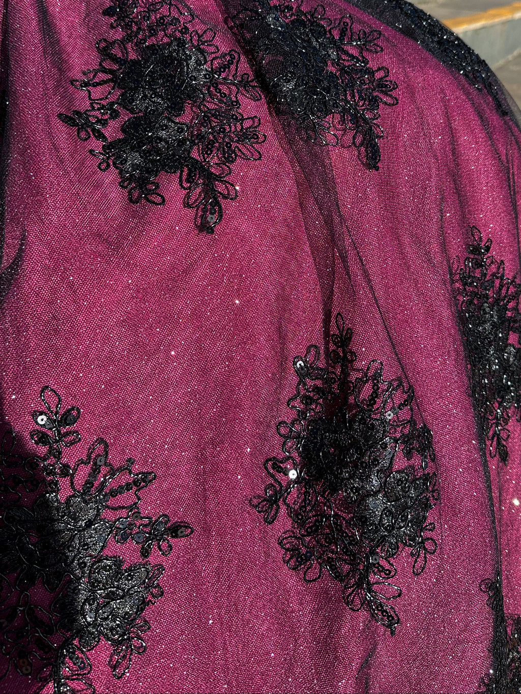 Saia de Renda com Brilho - Rosa e Preta